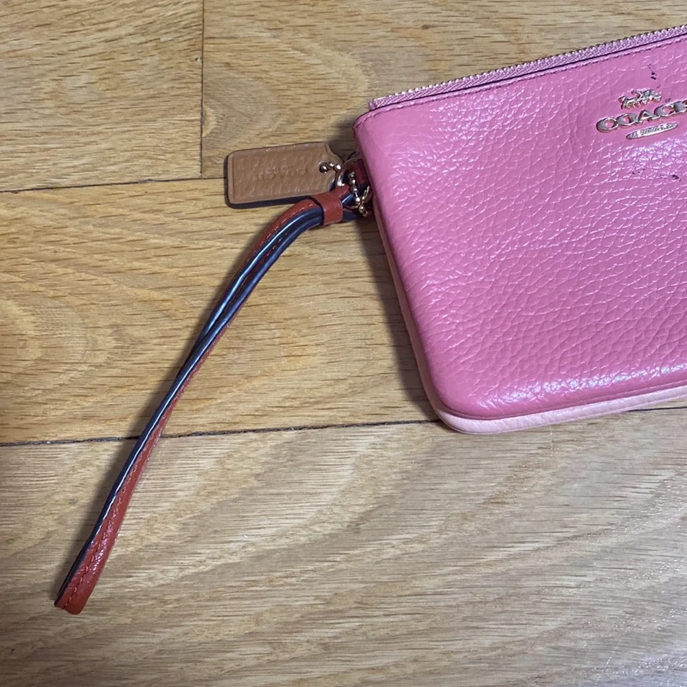 Coach Womens Pebbled Leather Corner Double zip Wristlet wallet . - Picture 2 of 8